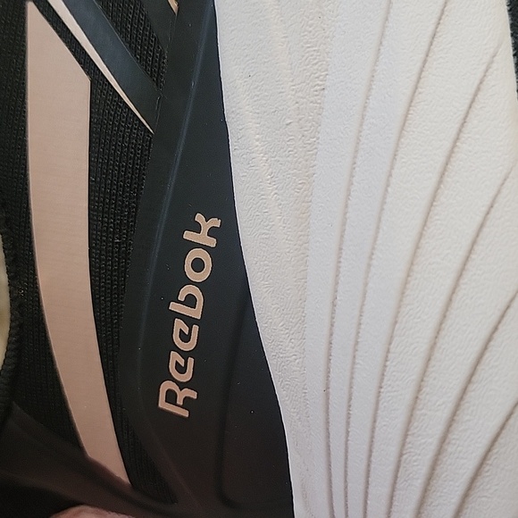 NWT Reebok Verse Black and LT Pink Sneakers - Picture 6 of 6